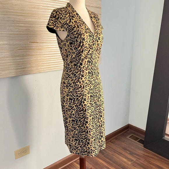 J. Crew V-neck sheath dress in leopard print Sz 2 NWT - Picture 7 of 12